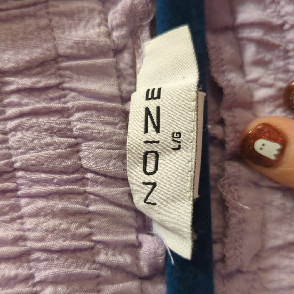 Noize 🇨🇦 Lilac Textured Ruffle Shorts - Picture 2 of 3